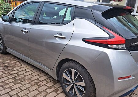 Nissan Leaf 150 PS 39KWH Acenta Acenta