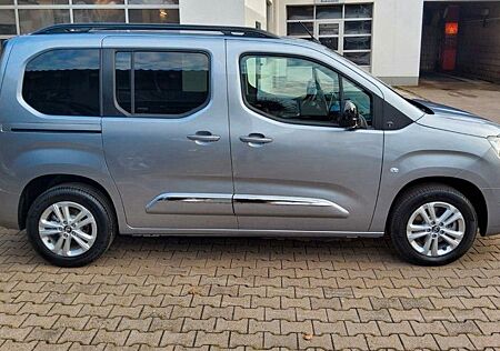 Toyota Pro Ace Proace City 1,2-l-Turbo 81kW L1 Team Deutsch...