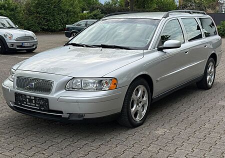 Volvo V70 Kombi 2.4 D Kinetic*KLIMAAUTOM*TÜV*ALU*TOP*