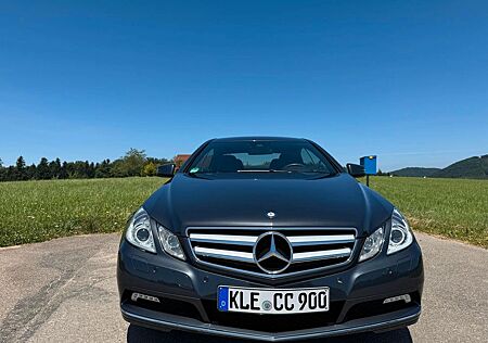 Mercedes-Benz E 250 Coupé CGI BlueEFFICIENCY AVANTG....