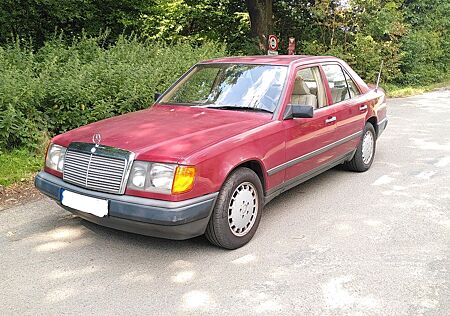 Mercedes-Benz 260 W124 260E