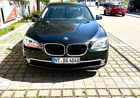 BMW 750Li -