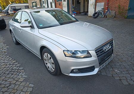 Audi A4 1.8 quattro Ambiente, Rentnerfahrzeug, lesen!