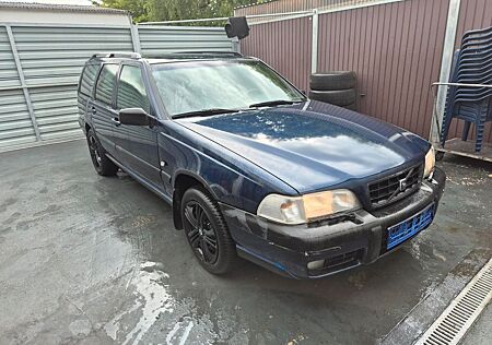 Volvo V70 2.5T AWD AWD