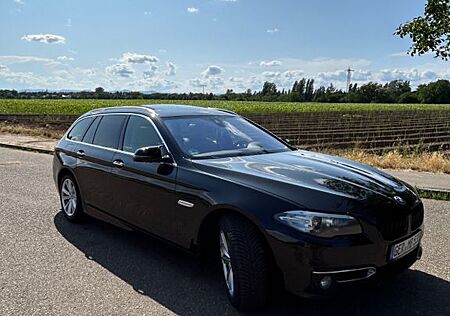 BMW 535d xDrive Touring A Luxury Line Luxury Line