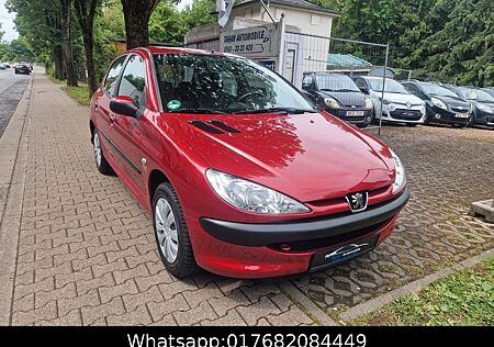 Peugeot 206 Petit Filou 75/TÜV NEU!