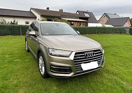 Audi Q7 3.0 TDI quattro Sline 7 Sitze
