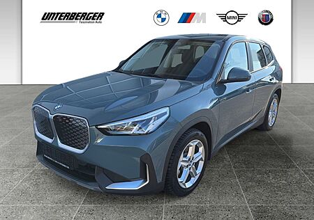 BMW iX1 xDrive30 DAB+ Parkassistenzsystem SHZ