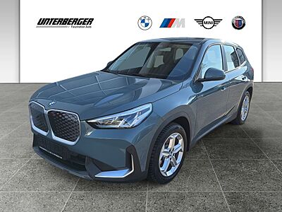 BMW iX1 xDrive30 DAB+ Parkassistenzsystem SHZ