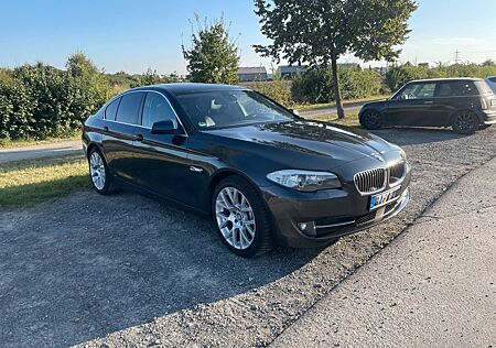 BMW 528i F10 SOFTCLOSE+HEADUP, TOP AUSSTATTUNG