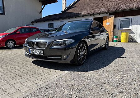BMW 523iA -KLIMA-NAVİ-SHZ-Alufelgen-Sauberes Fahrzeug