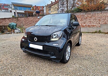 Smart ForTwo coupé 1.0 52kW -Passion/Navi/8-Fach Räder