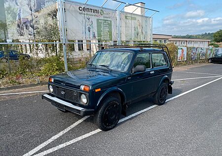 Lada Niva . TÜV NEU