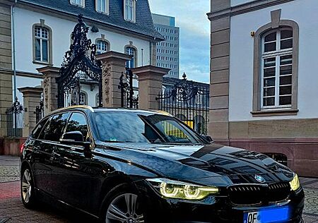 BMW 320d Touring Luxury Line P. Auto. Lux...