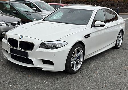 BMW M5 Limousine Basis*MERINO*HEAD UP*8-FACH*