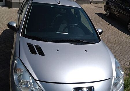Peugeot 206 + 1.4 75PS TÜV 07/26