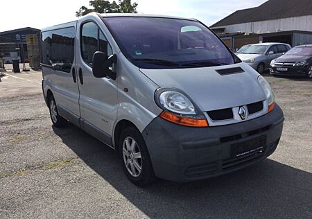 Renault Trafic Combi L1H1 2,7t verglast