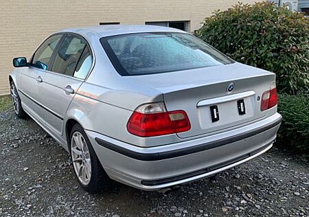 BMW 320i E46