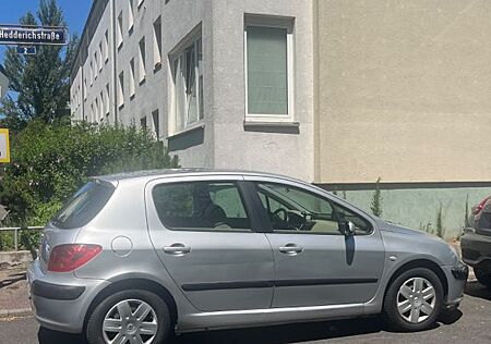 Peugeot 307 Presence 110 Automatik Presence