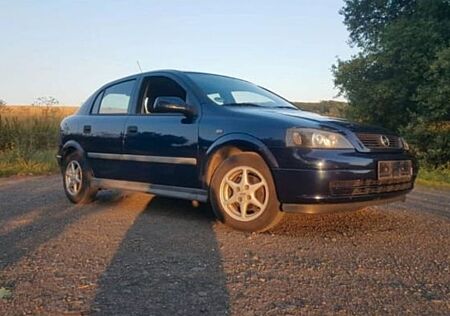 Opel Astra 1.6 -
