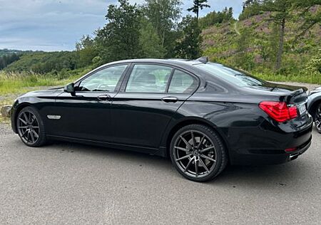 BMW 750i -VOLLAUSSTATTUNG Shadowline 21Zoll