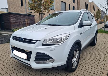 Ford Kuga 4x4 Automatik Sync Edition/1-Hand/