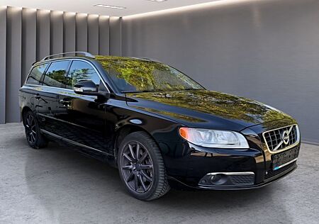 Volvo V70 Summum AWD D5 AUT.*LEDER*XE*NAVI*