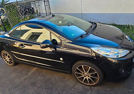 Peugeot 207 CC Roland Garros 155 THP Roland Garros