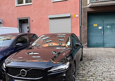 Volvo S60 B5 AWD Ultimate Dark