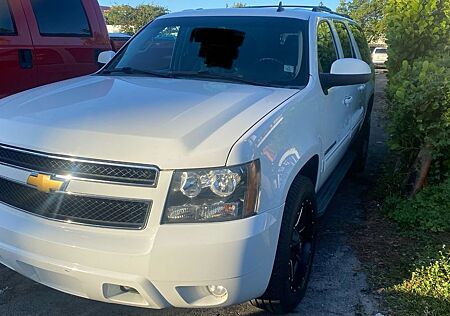 Chevrolet Suburban LTZ 4x4