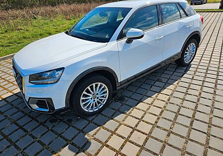 Audi Q2 TDI S 85 KW BJ 2019 -NAV/AHK - Unfallfrei