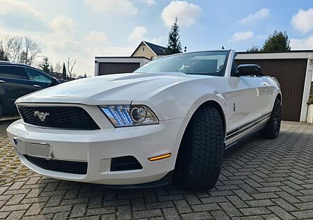 Ford Mustang Cabriolet V6 , Modell 2010