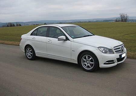 Mercedes-Benz C 180 CGI BlueEFFICIENCY Autom. -