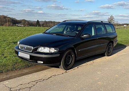 Volvo V70 2.4 - TÜV Neu