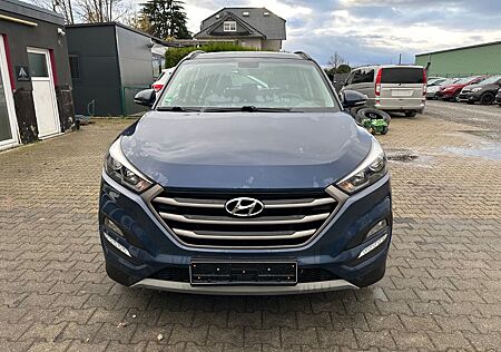 Hyundai Tucson Automatik Navi Xenon Panorama Voll