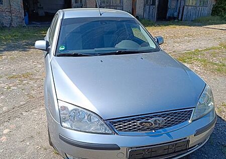 Ford Mondeo 2,0 Ghia Ghia