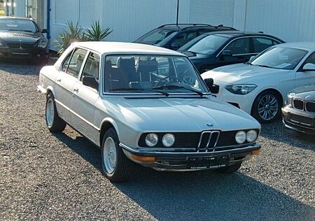 BMW 520 E12 /6