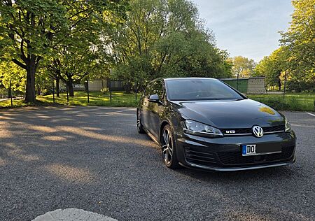 VW Golf Volkswagen 2.0 TDI DSG BMT GTD GTD