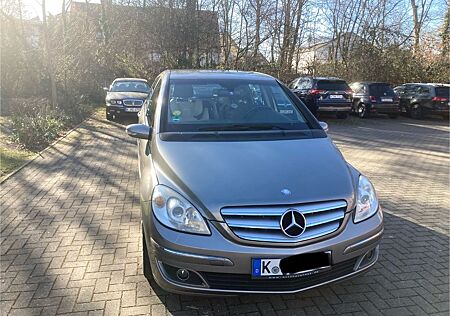 Mercedes-Benz B 150 -