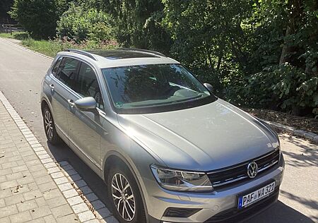 VW Tiguan Volkswagen 2.0 TDI PDC Comfortline