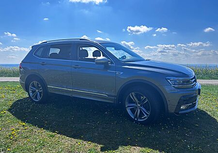 VW Tiguan Allspace Volkswagen 2.0 TSI DSG 4MOTION R-Line | AHK