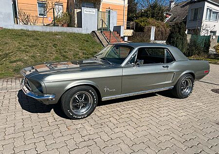 Ford Mustang 1967 V8 automatiek, TOP RESTAURIERT!!