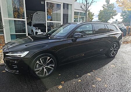 Volvo V60 gebraucht kaufen Volvo V60 B4 Plus Dark SK148
