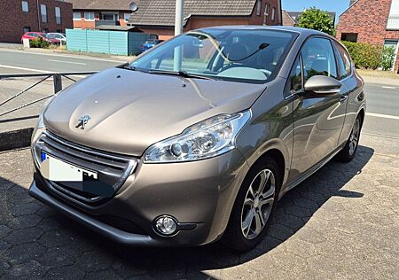 Peugeot 208 1.6 Allure e-HDi 92 ETG6 STOP & START Allure