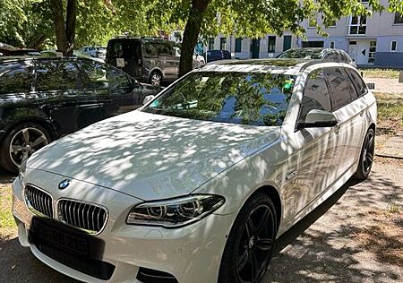 BMW 530d xDrive Touring A -