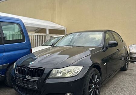 BMW 320i -