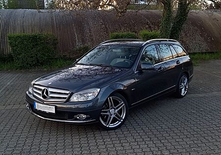 Mercedes-Benz C 300 T Automatik AHK Schiebedach Sound