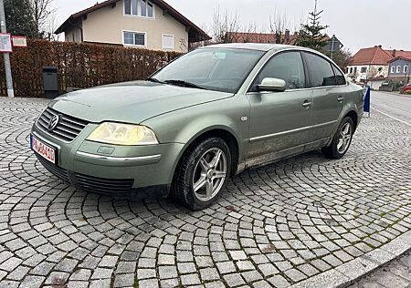VW Passat Volkswagen 2.5 TDI 4motion / TUV und Zahnriemen NEU