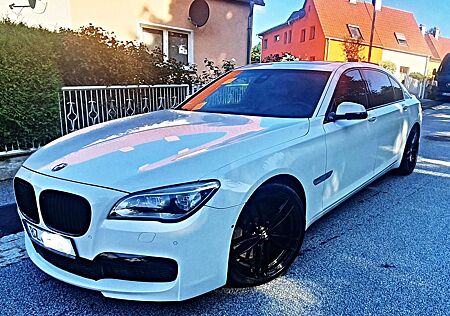 BMW 750Li -Sonntagsauto in Top Zustand-Scheckheft