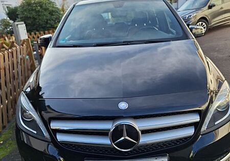 Mercedes-Benz B 200 -